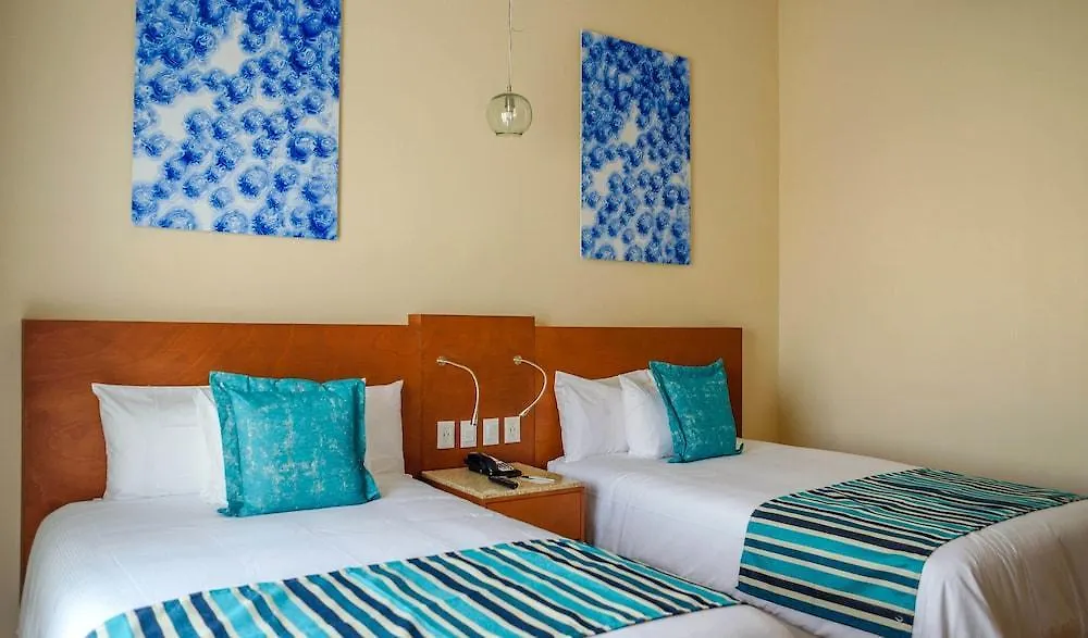 Krystal Urban Cancun & Beach Club 4*,