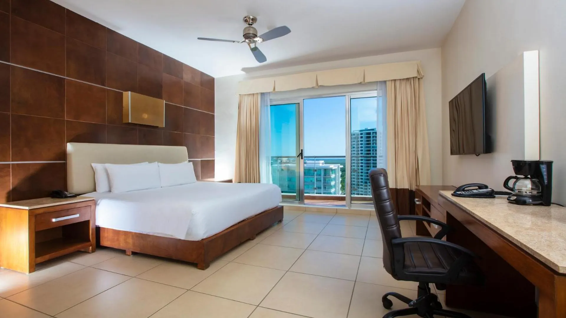Krystal Urban Cancun & Beach Club 4*,  Mexiko